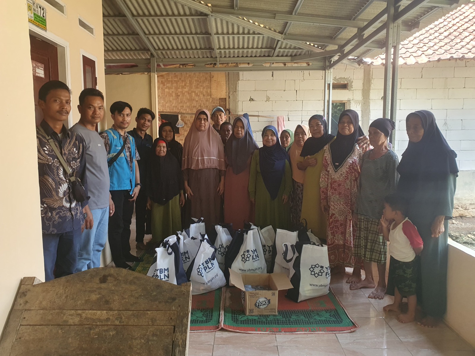 Salurkan Santunan Yatim Duafa dan Bantuan Modal Usaha Untuk 