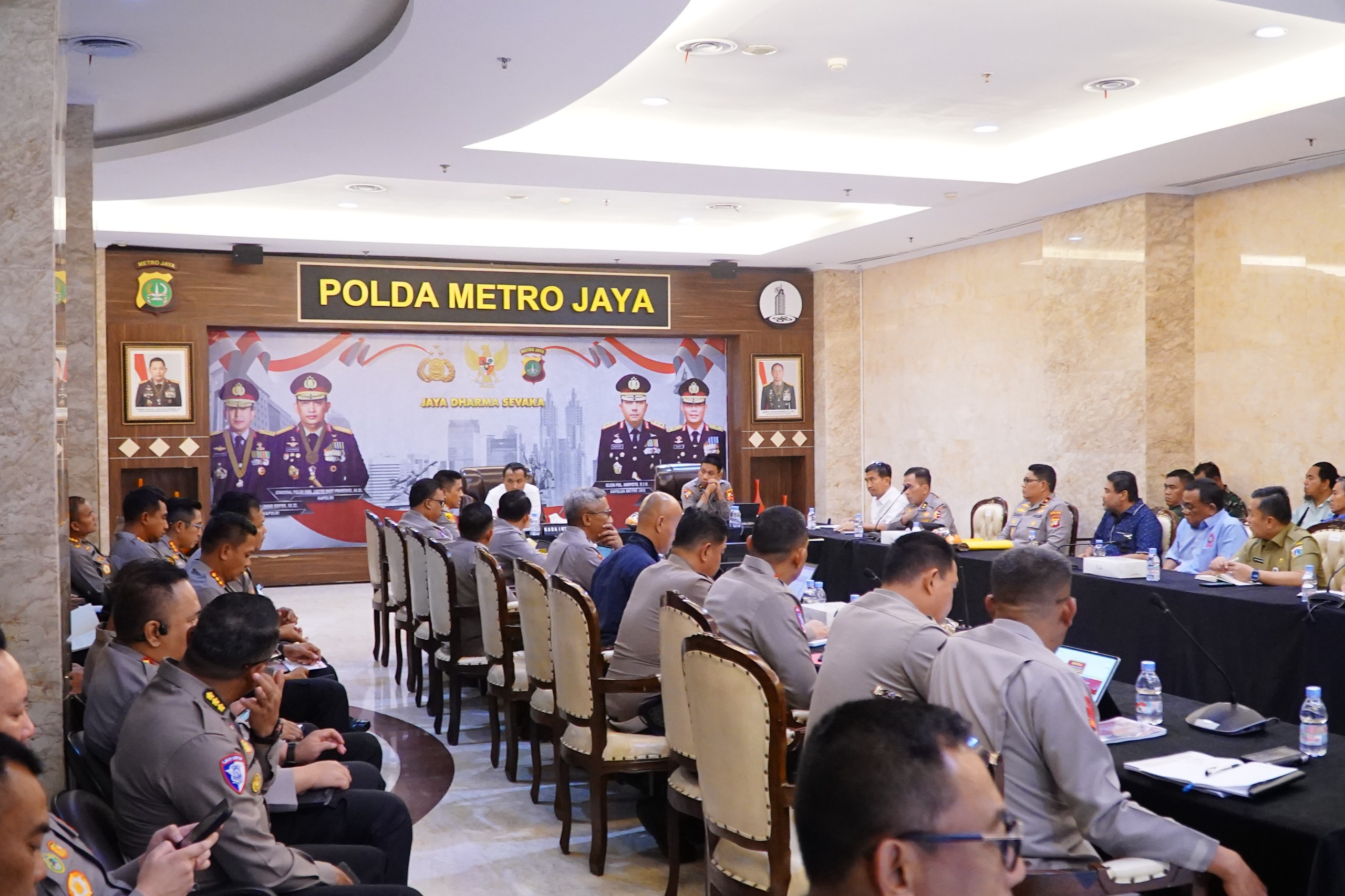 Polisi Gunakan Gas Air Mata Jika Aksi Buruh Ricuh