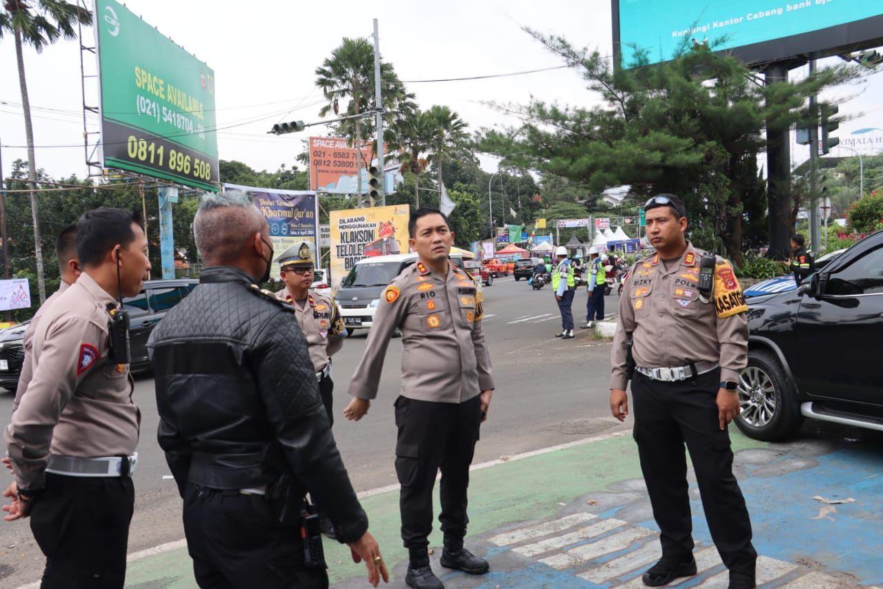 Pantau Arus Lalu Lintas Gadog Puncak Bogor