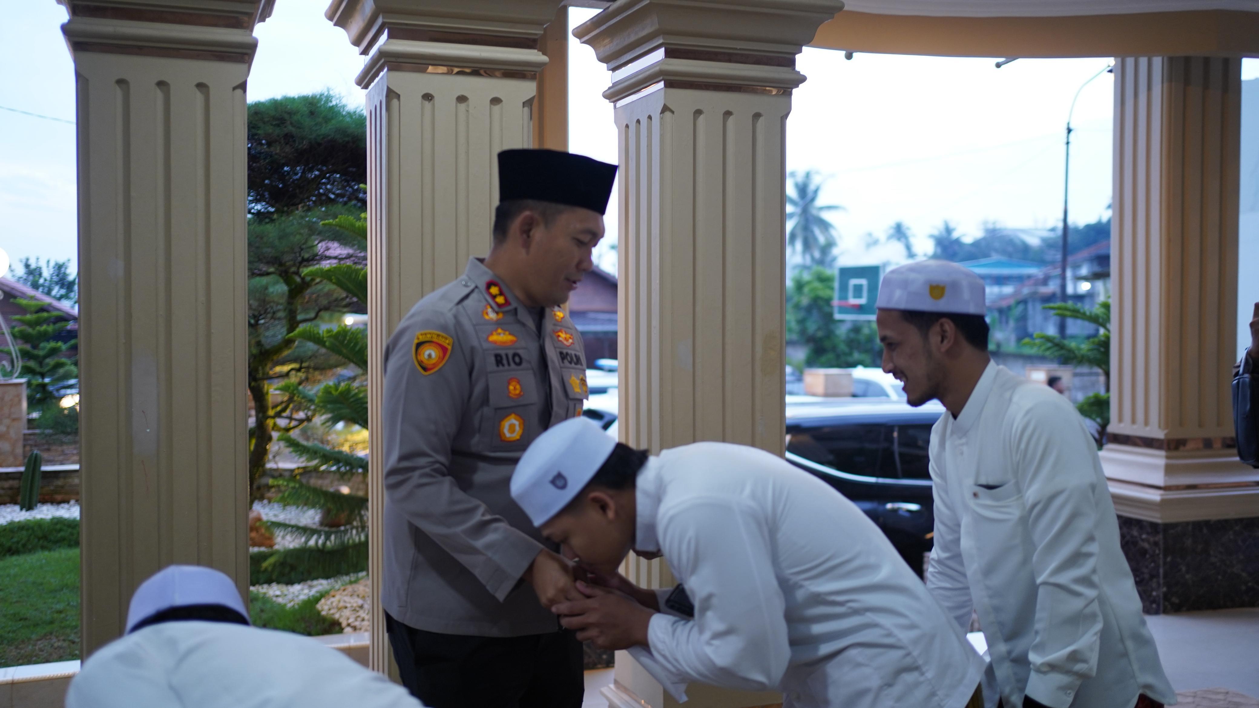 Upaya Membangun Sinergitas Antara Kepolisian Dengan Pemuka A