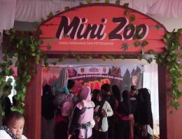 Mini Zoo Diskanak Kabupaten Bogor Diserbu Pengunjung