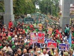 Kisah Usang Upaya Jembatani Kepentingan Buruh dan Pengusaha